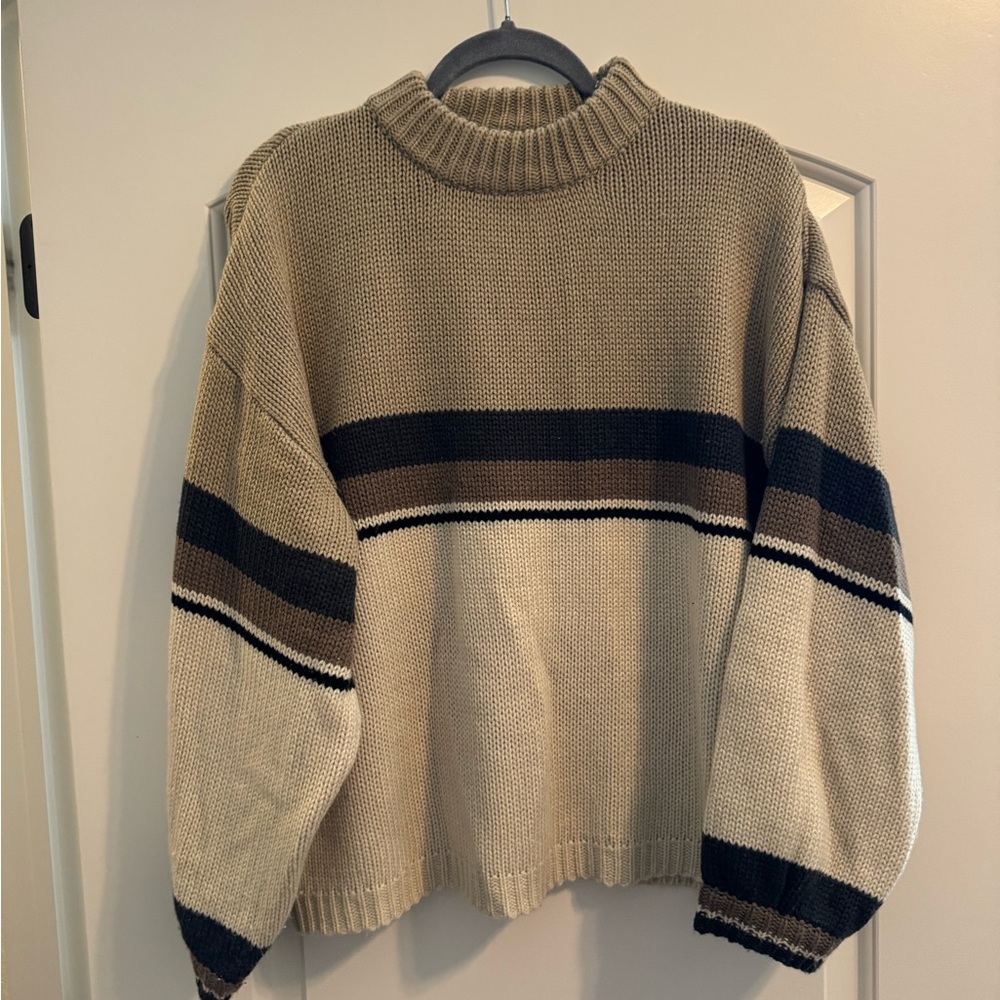 BKE Sweater -Large